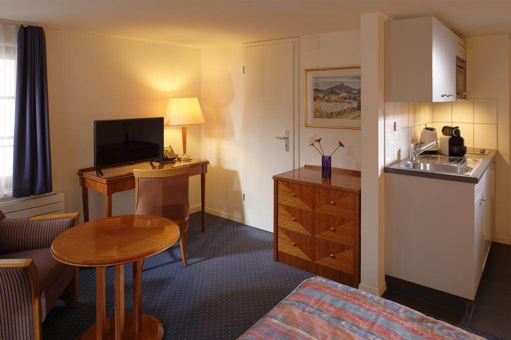 Hotel Hine Adon Fribourg Luaran gambar