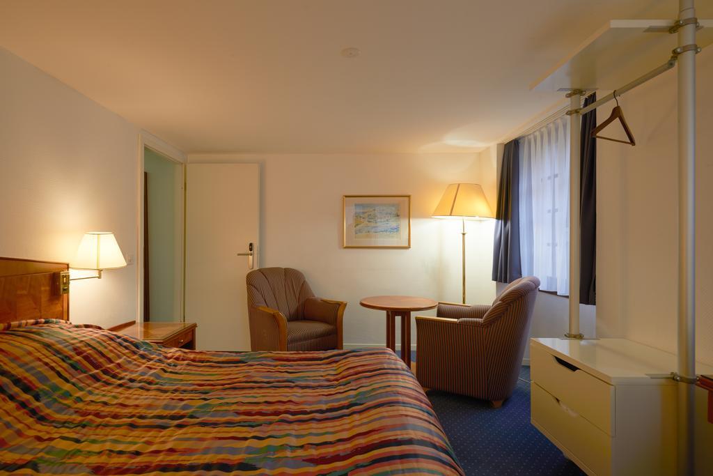Hotel Hine Adon Fribourg Luaran gambar