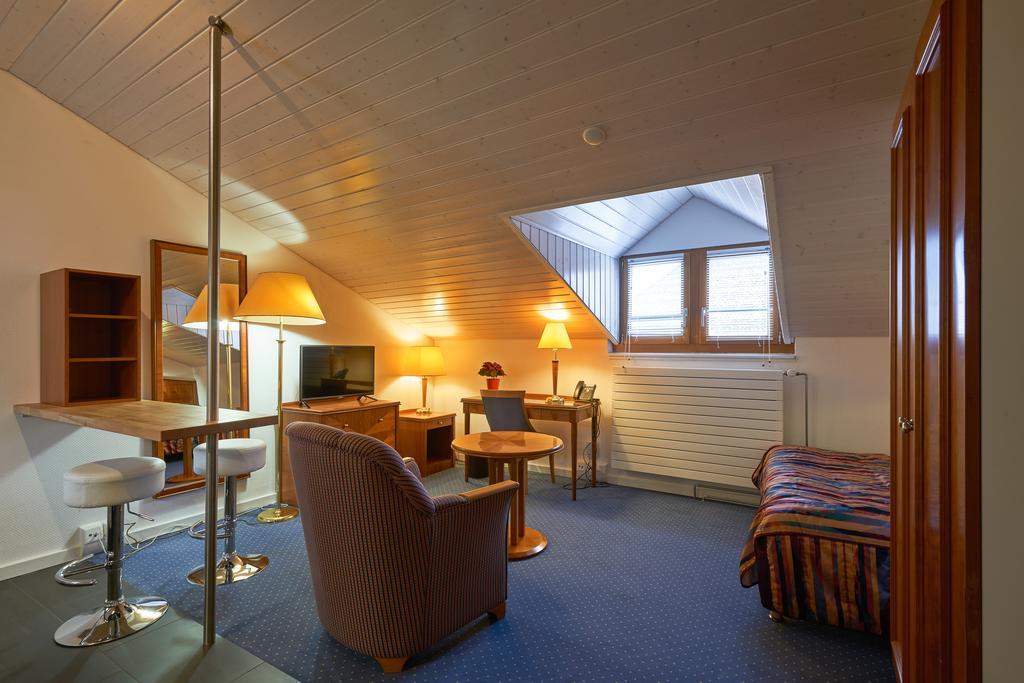 Hotel Hine Adon Fribourg Luaran gambar